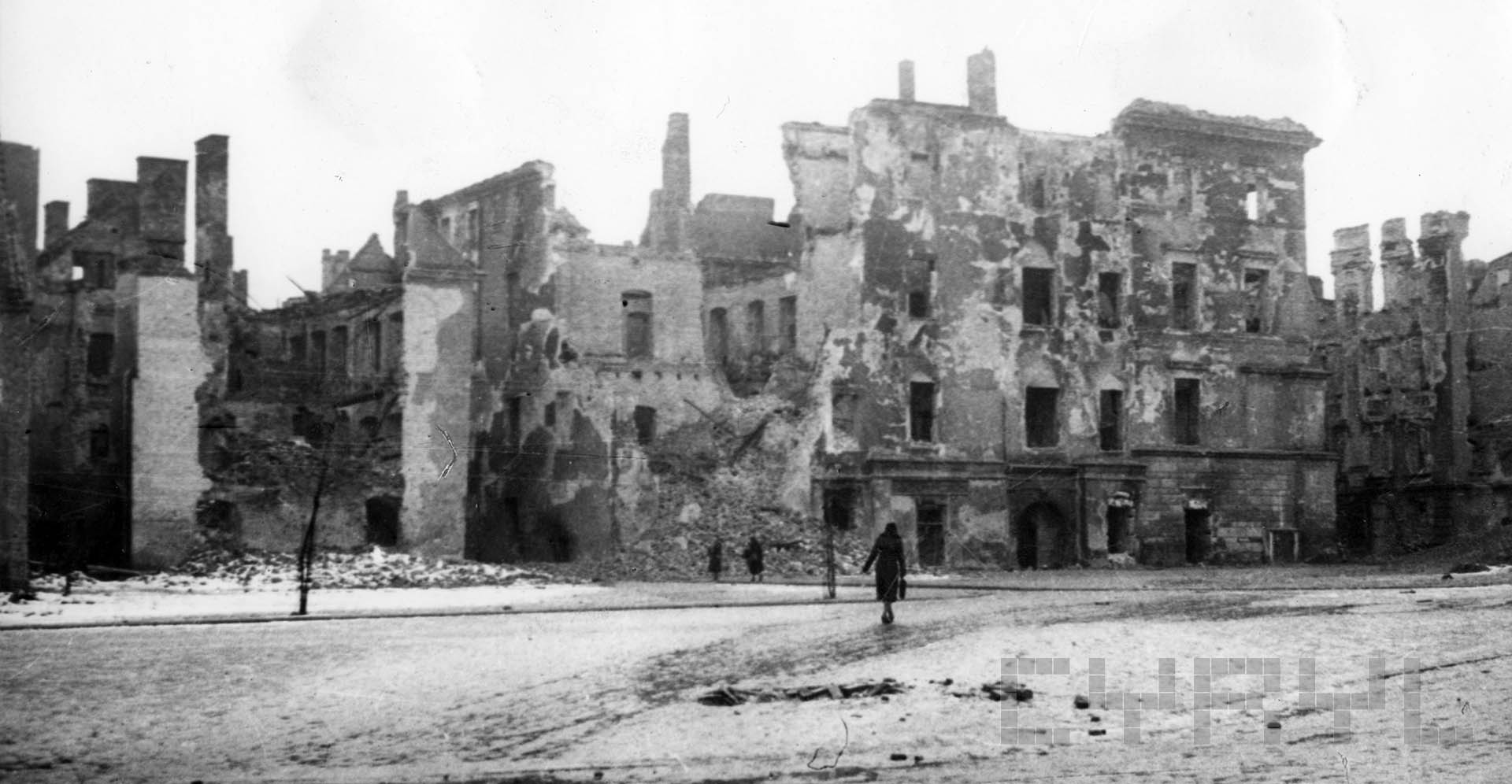 Stare Miasto | 1945 | Fotografie Zbigniewa Zielonackiego