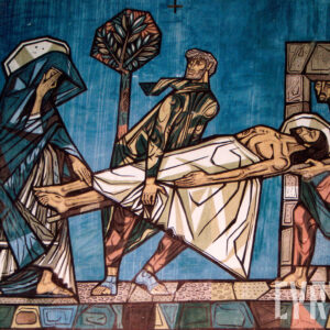 Kolorowy witraż z Jezusem na drodze krzyżowej