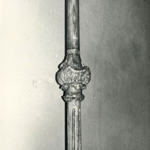 drewniana, ozdobna podpora do baldachimu