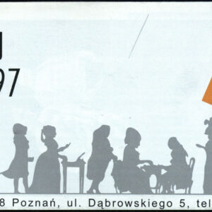 drukowany tekst z czarno-białymi fotografiami i rysunkiem, pomarańczowe logo