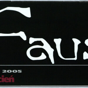 drukowany tekst z czarno-białymi fotografiami, elementy graficzne w kolorze burgund