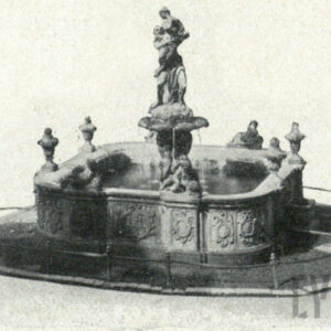 barokowa fontanna wykonana z piaskowca; rzeźba ilustruje scenę porwania Prozerpiny przez władcę podziemi