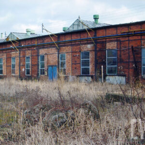 ceglana, niska hala warsztatowa