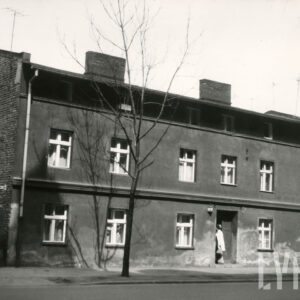 dwukondygnacyjny budynek mieszkalny z poddaszem