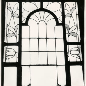 okno z ozdobnymi szybkami, ornament kwiatowy