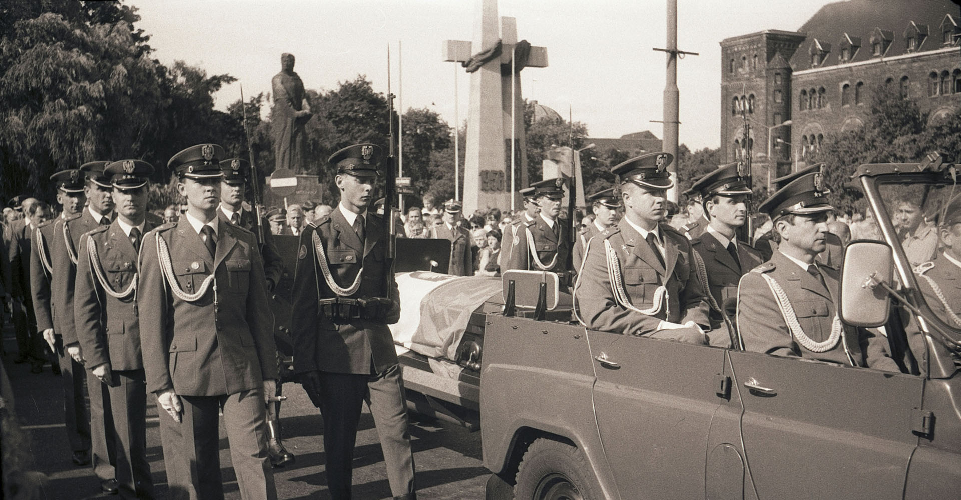 Sprowadzenie prochów Paderewskiego do Poznania | 1992 | Fotografie J. Hatłasa