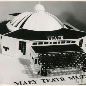 makieta przedstawiająca budynek po renowacji; widoczne napisy "Teatr" oraz "Mały Teatr Muzyczny"  