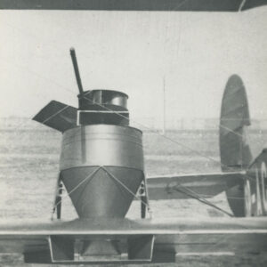 fragment skrzydła samolotu z urządzeniem w kształcie lejka