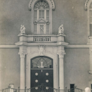 Ozdobny portal nad wejściem do Domu Amarantowego (dzisiaj Dom Tramwajarza) przy ul. Słowackiego