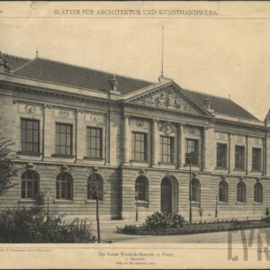 monumentalny, klasycystyczny budynek z dekoracyjnym frontonem