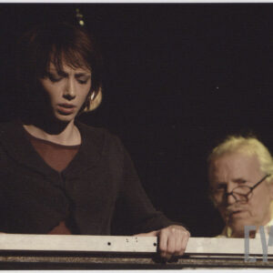 Anna Walkowiak i Edward Warzecha w spektaklu Szarańcza Biljany Srbljanović w Teatrze Polskim w Poznaniu