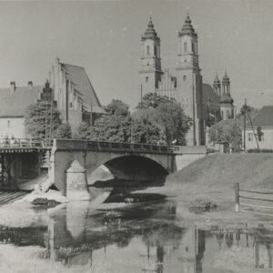 Katedra, kościół NMP i psałteria na Ostrowie Tumskim po odbudowie ze zniszczeń wojennych, widok od strony kanału ulgi Warty (obecnie koryto główne)