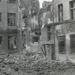Kamienica (oficyna?) zniszczona w czasie walk o Poznań
