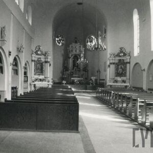 Nawa główna nowego kościoła św. Rocha, widok w kierunku prezbiterium