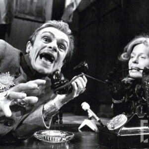 Krystyna Feldman (z lewej) w spektaklu Baba – Dziwo Marii Pawlikowskiej–Jasnorzewskiej w Teatrze Polskim w Poznaniu