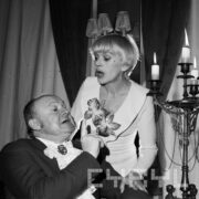 Janina Jankowska i Włodzimierz Kłopocki w spektaklu Pan Tadeusz (wątki romansowo-humorystyczne) Adama Mickiewicza w Teatrze Polskim w Poznaniu
