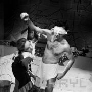Anna Tomaszewska (Anna) i Janusz Grenda (Wacław Noskowiak) w spektaklu Poszli ci, którzy powinni Gerarda Górnickiego w Teatrze Polskim w Poznaniu