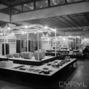 stoiska w hali wystawowej