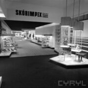 stoiska w hali wystawowej