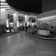 stoiska w pawilonie wystawowym