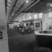 stoiska w hali wystawowej