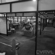 stoiska w hali wystawowej