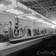 stoiska w hali wystawowej