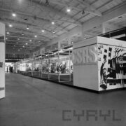 stoiska w hali wystawowej